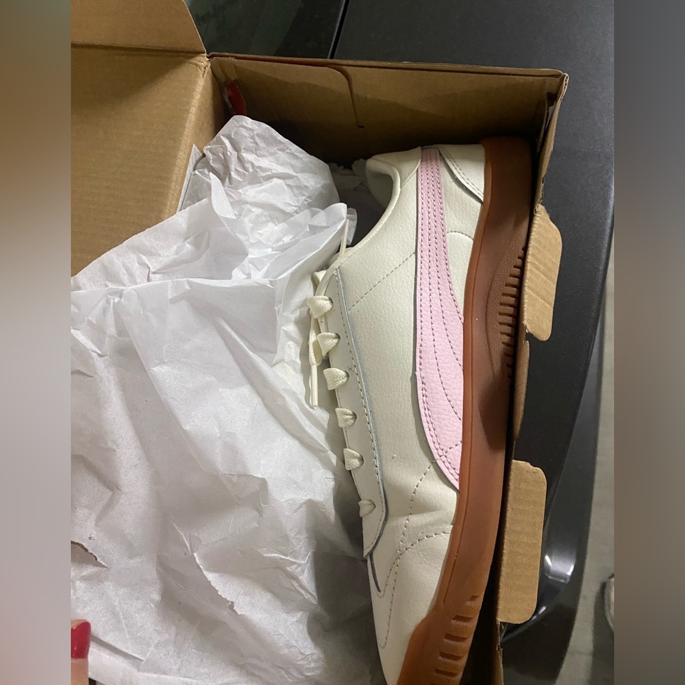 New in box puma club 5v5